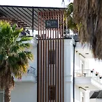 Nia Boutique By Rapo's Hotel