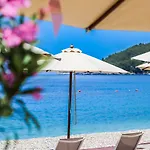 Nia Boutique By Rapo's 4*