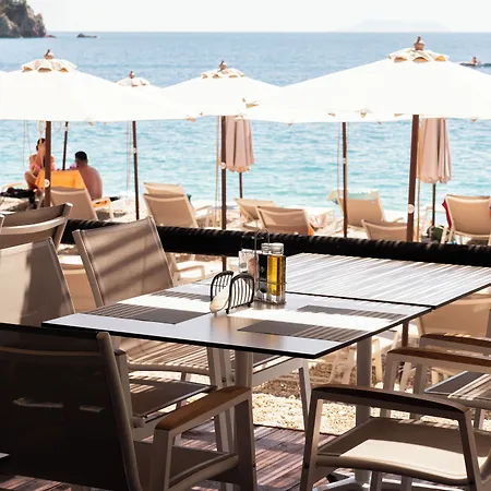 Nia Boutique By Rapo's Отель