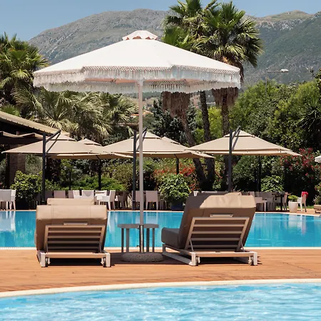 Nia Boutique By Rapo's Отель Химара