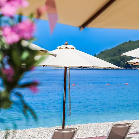 Nia Boutique By Rapo's 4*