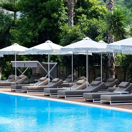 Nia Boutique By Rapo's 4*