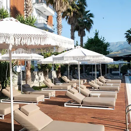 Hotel Nia Boutique By Rapo's 4*