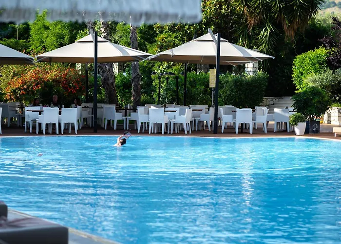 Nia Boutique By Rapo's Hotel Himare