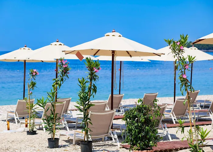 Nia Boutique By Rapo's Hotel Himare