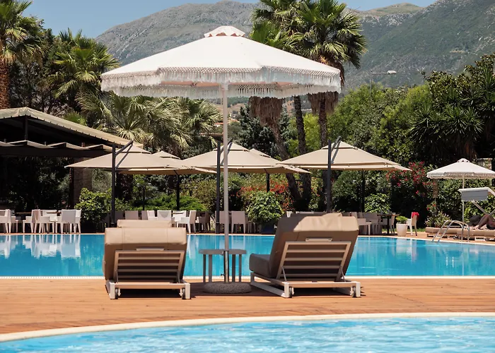 Nia Boutique By Rapo's Hotel Himare